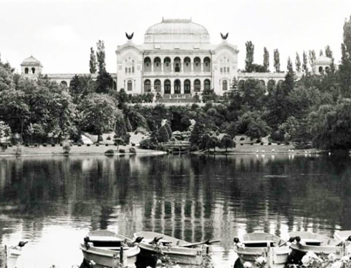 Palatul Artelor din Parcul Carol, construit pe locul vechii grădini Trocadero. Sursa: „Bucureștii pe care nu i-am cunoscut” de Radu Anton Roman