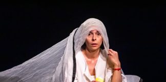 „DesFacerea lumii sau Spectacol în aer Liber” – Actorul ca stare de agregare a poeziei, cronică de Marina Roman Fotografie de Andreea Aron