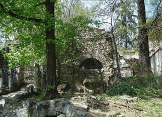 „Serele din Cișmigiu” de Pușa Roth Cișmigiu, „La Cetate”